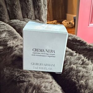 Giorgio Armani Crema Nera Reviving Cream in White Box